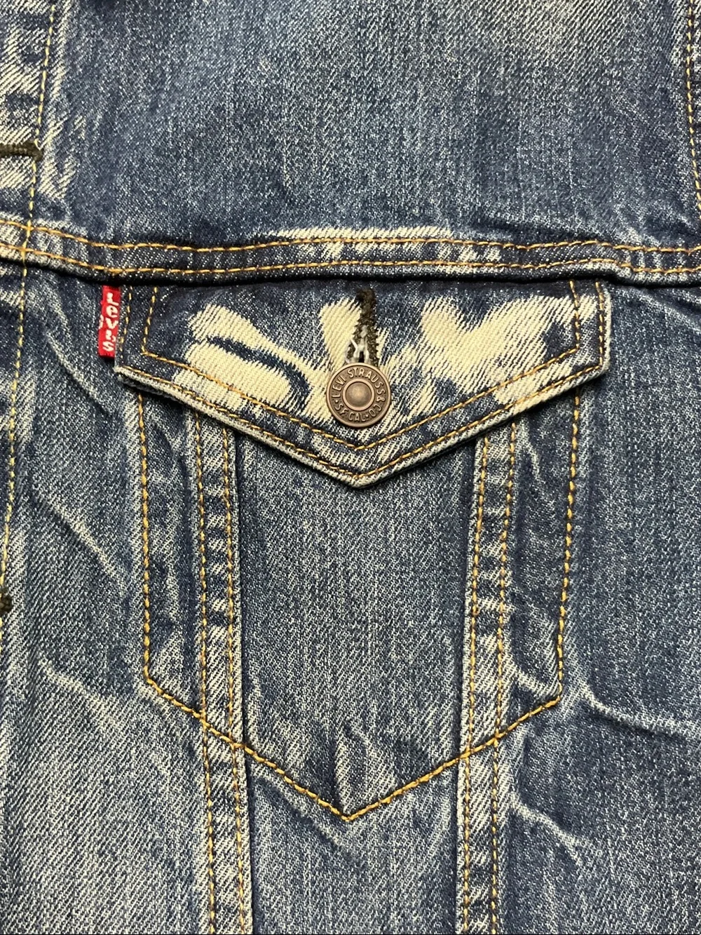 Levi's Distressed Blue Denim Jacket 72334 Size Large - Picture 9 of 16